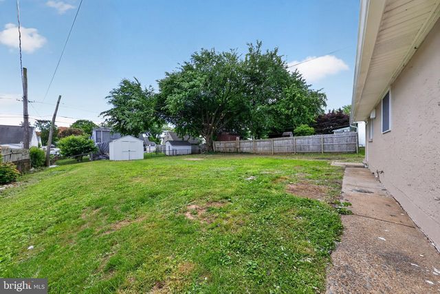 1504 OLD FARM RD, Wilmington, DE 19805