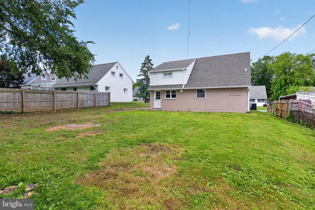 1504 OLD FARM RD, Wilmington, DE 19805