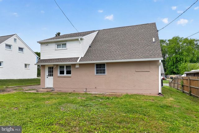 1504 OLD FARM RD, Wilmington, DE 19805