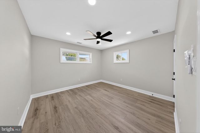 1504 OLD FARM RD, Wilmington, DE 19805