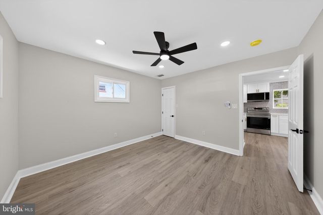1504 OLD FARM RD, Wilmington, DE 19805