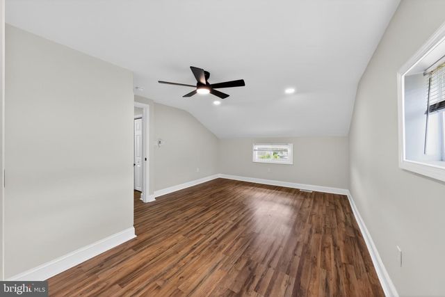 1504 OLD FARM RD, Wilmington, DE 19805