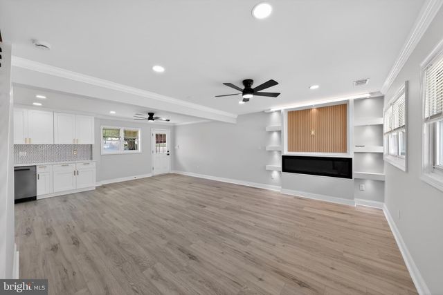 1504 OLD FARM RD, Wilmington, DE 19805