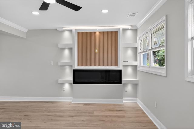 1504 OLD FARM RD, Wilmington, DE 19805