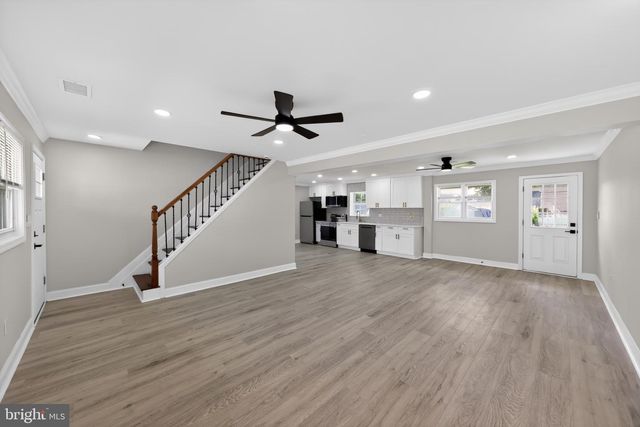 1504 OLD FARM RD, Wilmington, DE 19805