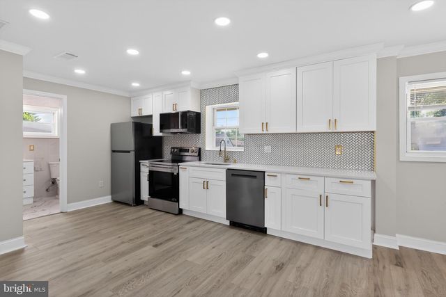1504 OLD FARM RD, Wilmington, DE 19805