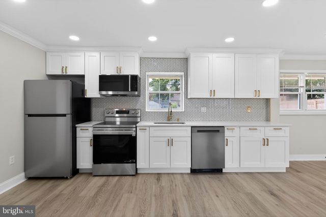 1504 OLD FARM RD, Wilmington, DE 19805