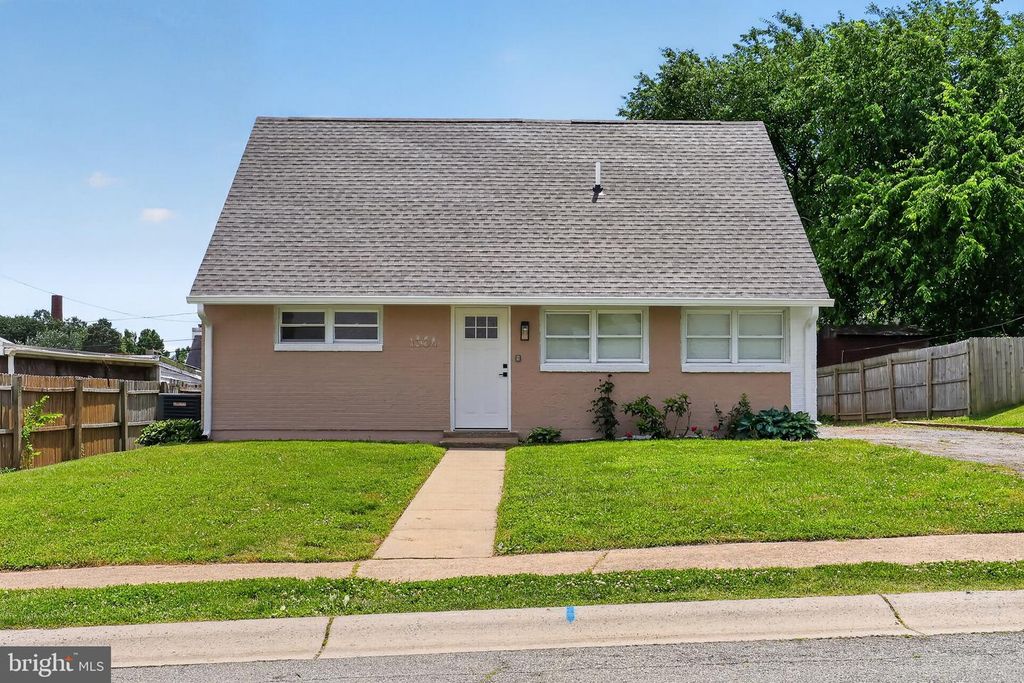 1504 OLD FARM RD, Wilmington, DE 19805