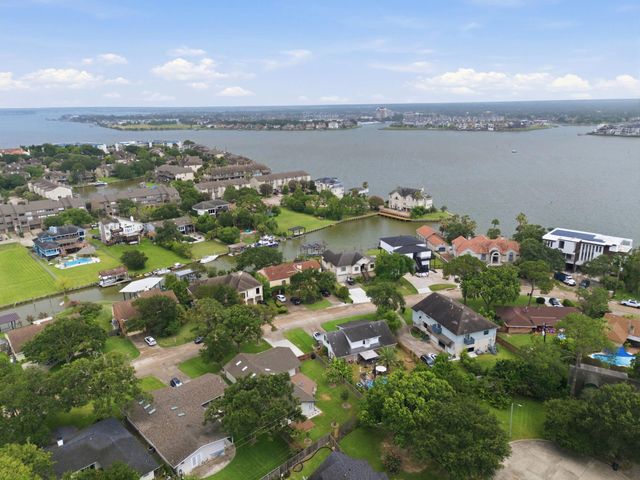 2603 Baycrest Drive, Houston, TX 77058