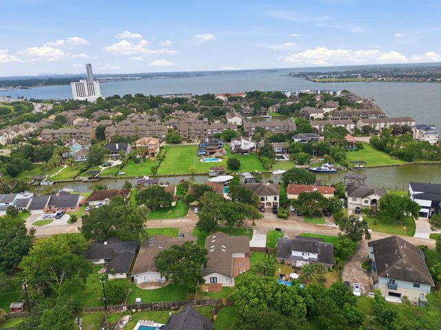 2603 Baycrest Drive, Houston, TX 77058
