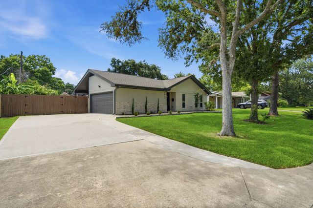 2603 Baycrest Drive, Houston, TX 77058