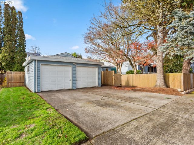 2419 Se 79TH Ave, Portland, OR 97206