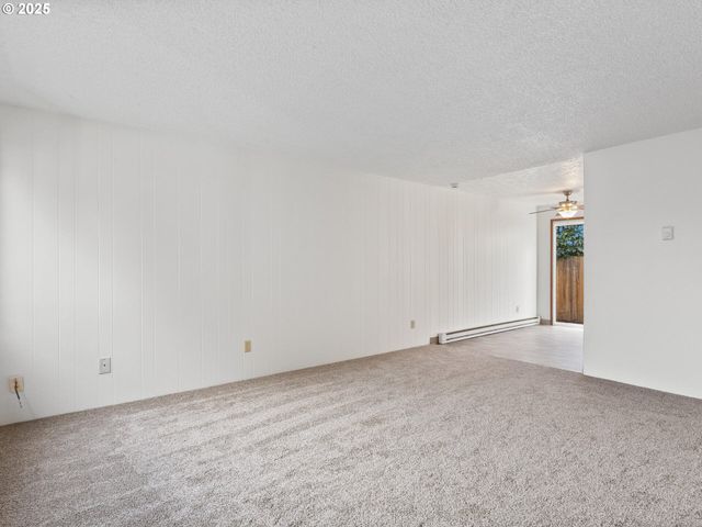 2419 Se 79TH Ave, Portland, OR 97206