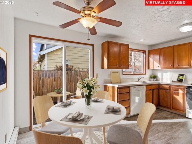 2419 Se 79TH Ave, Portland, OR 97206