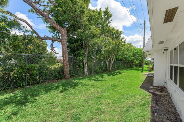 2638 GATELY Drive E 125, West Palm Beach, FL 33415