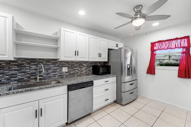 2638 GATELY Drive E 125, West Palm Beach, FL 33415