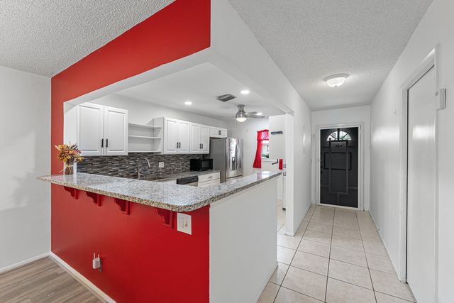 2638 GATELY Drive E 125, West Palm Beach, FL 33415