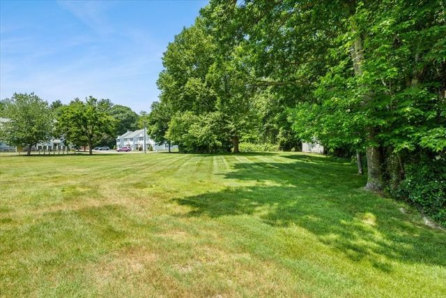 728 Auburn St H3, Whitman, MA 02382