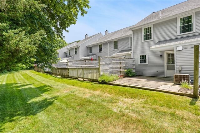 728 Auburn St H3, Whitman, MA 02382