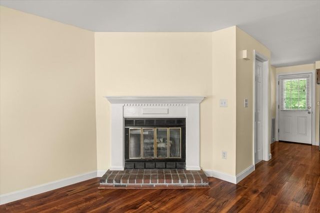 728 Auburn St H3, Whitman, MA 02382