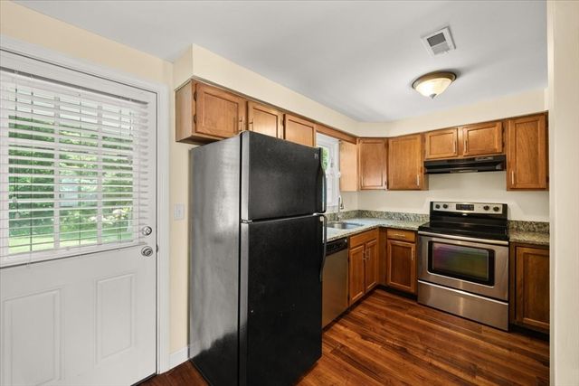 728 Auburn St H3, Whitman, MA 02382