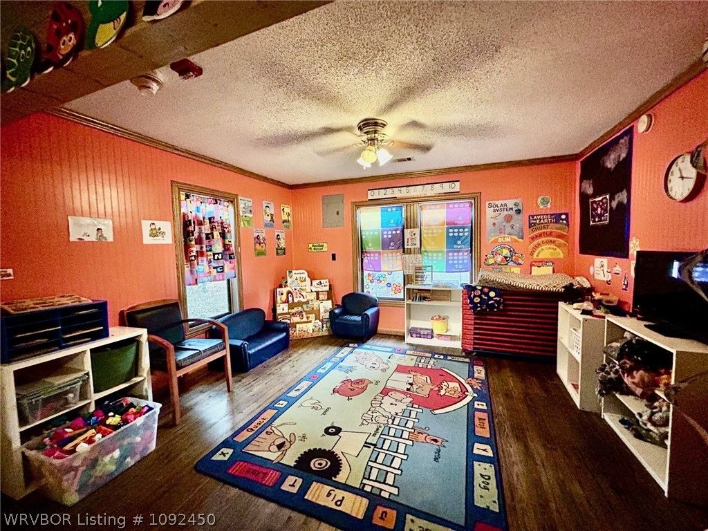19034 Maple Street 19034 Maple Street