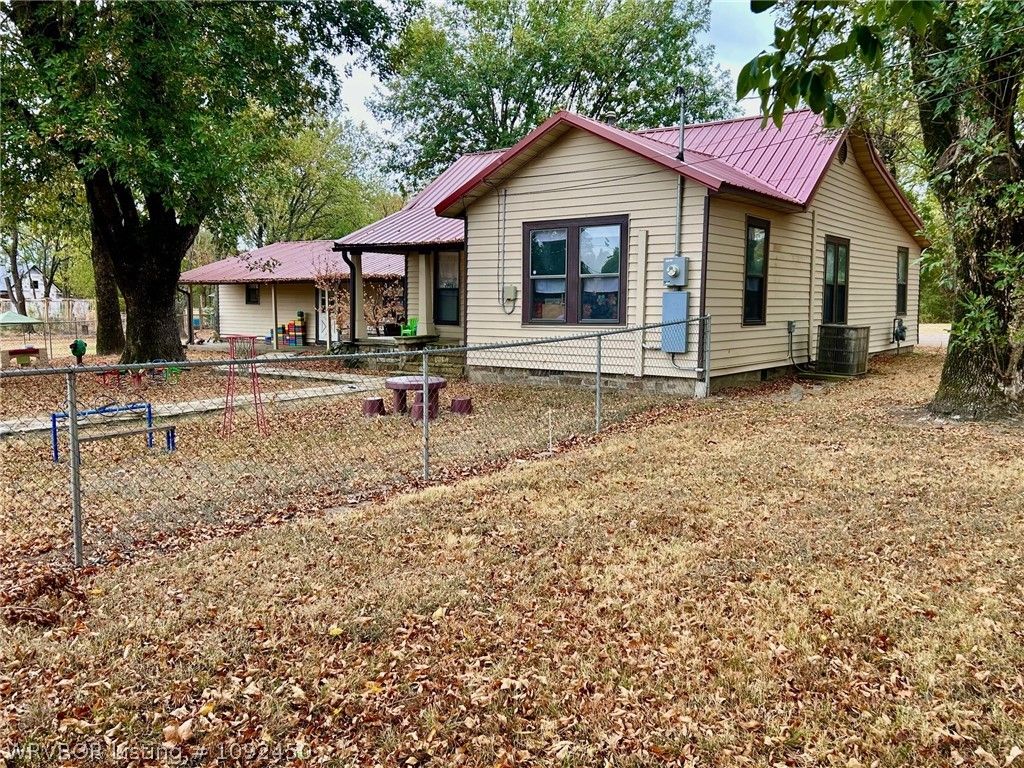 19034 Maple Street 19034 Maple Street