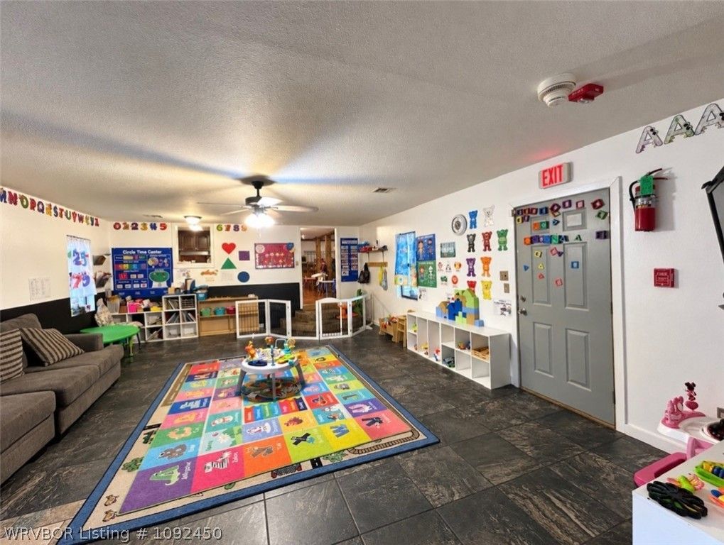 19034 Maple Street 19034 Maple Street