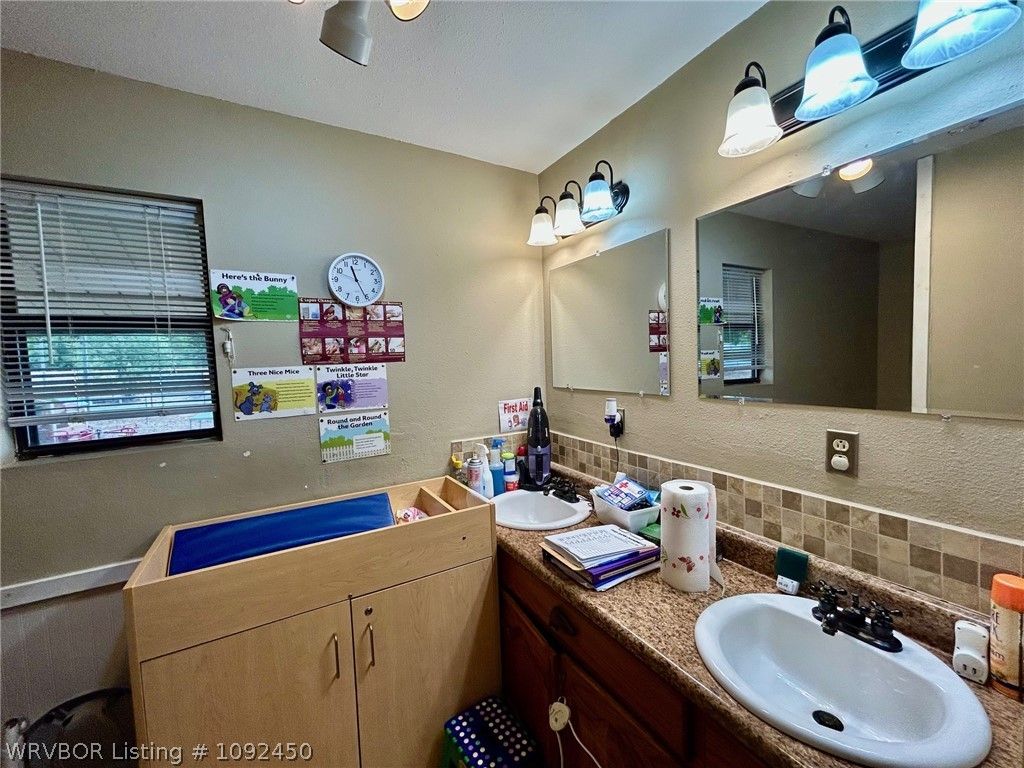 19034 Maple Street 19034 Maple Street