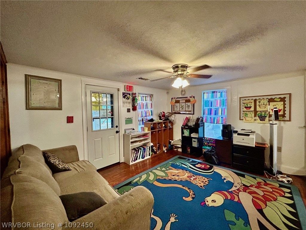 19034 Maple Street 19034 Maple Street