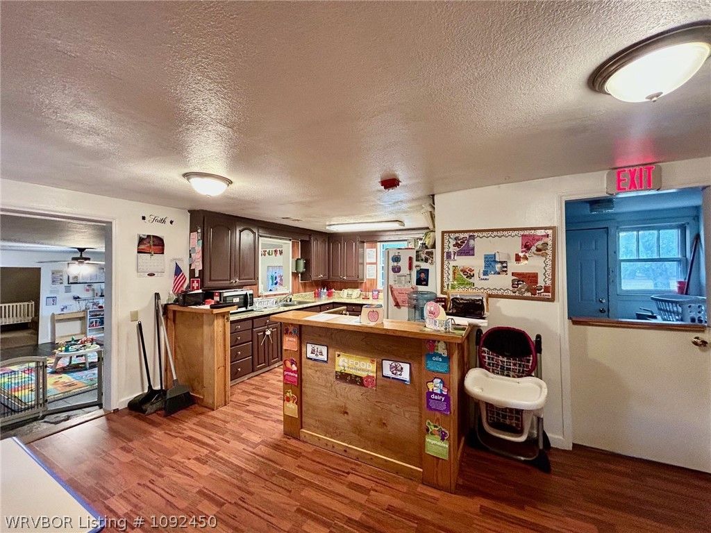 19034 Maple Street 19034 Maple Street
