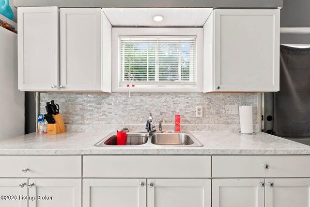 4807 Redwing Way, Louisville, KY 40213