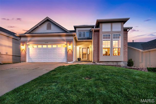 16870 Hickory Crest Drive, Wildwood, MO 63011