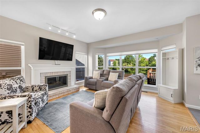 16870 Hickory Crest Drive, Wildwood, MO 63011