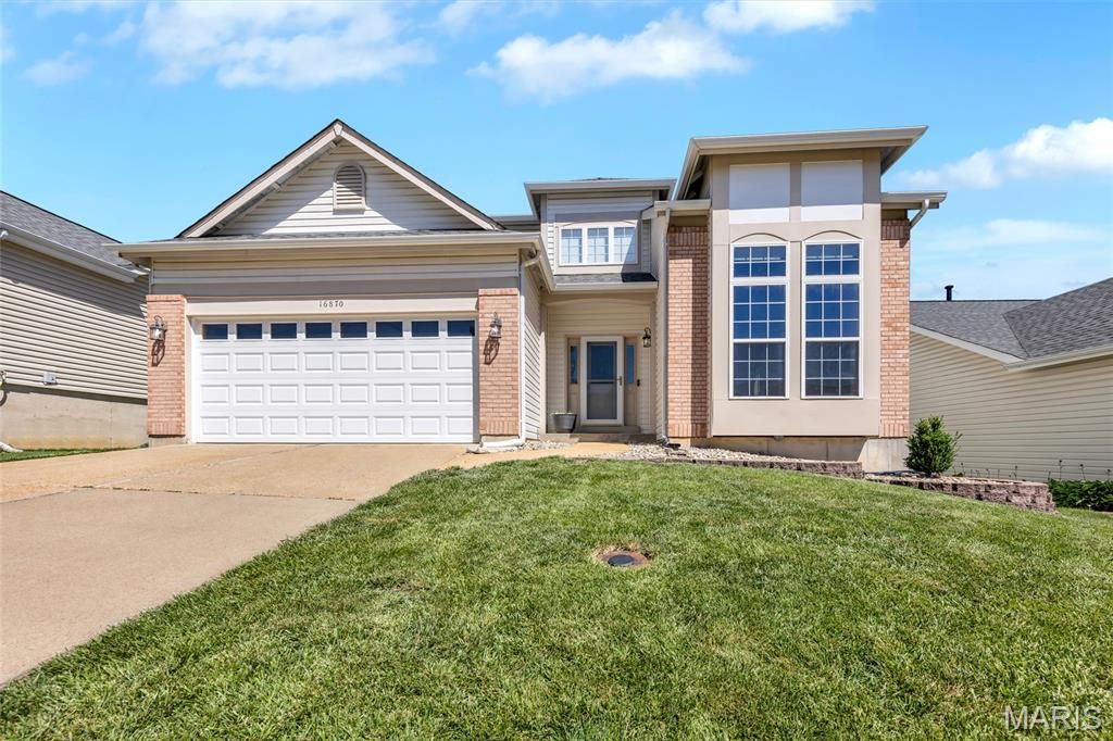16870 Hickory Crest Drive, Wildwood, MO 63011