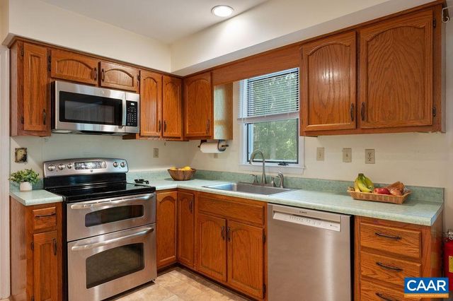 1754 HEARTHGLOW LN, Charlottesville, VA 22901