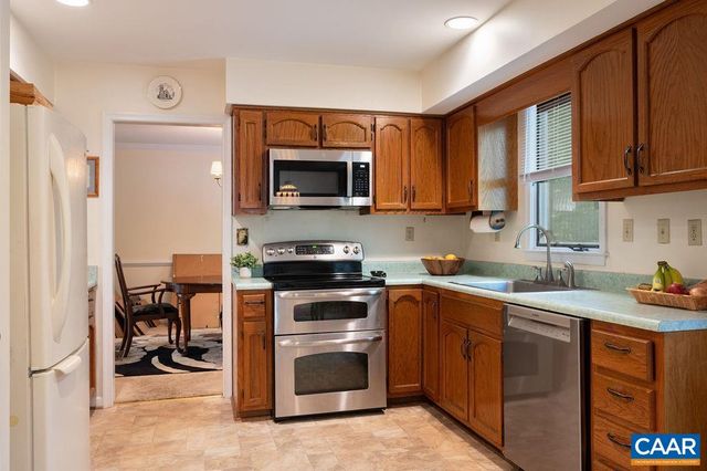 1754 HEARTHGLOW LN, Charlottesville, VA 22901