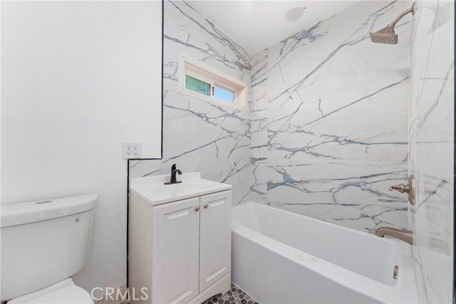 1262 N Lagoon, Wilmington (los Angeles), CA 90744