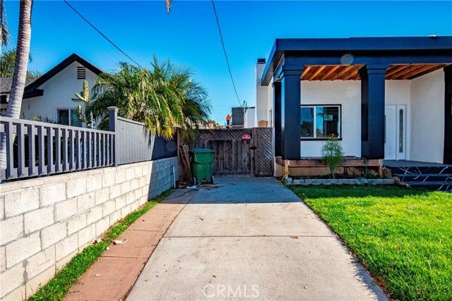 1262 N Lagoon, Wilmington (los Angeles), CA 90744