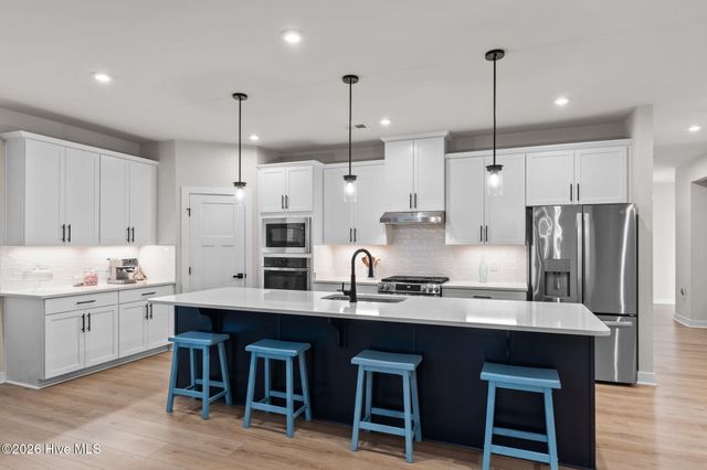 1222 Middle Crest Drive NE, Bolivia, NC 28422