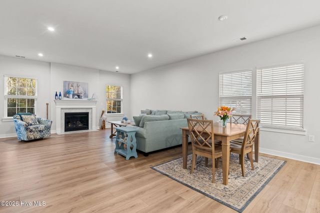 1222 Middle Crest Drive NE, Bolivia, NC 28422