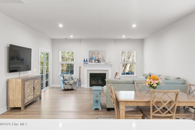 1222 Middle Crest Drive NE, Bolivia, NC 28422