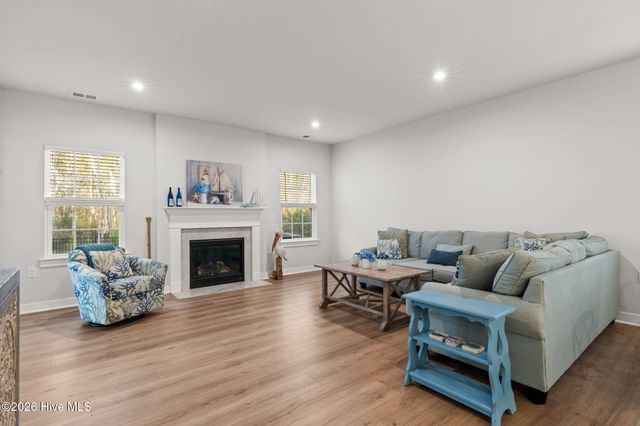 1222 Middle Crest Drive NE, Bolivia, NC 28422