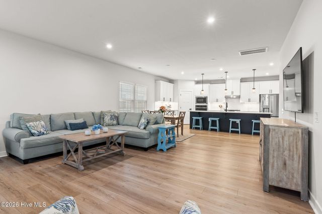 1222 Middle Crest Drive NE, Bolivia, NC 28422