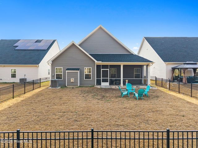 1222 Middle Crest Drive NE, Bolivia, NC 28422