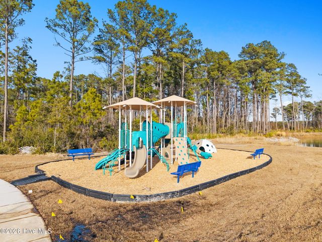 1222 Middle Crest Drive NE, Bolivia, NC 28422