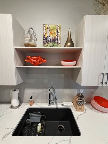 450 SW 7th Street 305, Des Moines, IA 50309