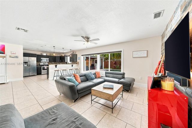 8031 SW 97th Avenue, Miami, FL 33173