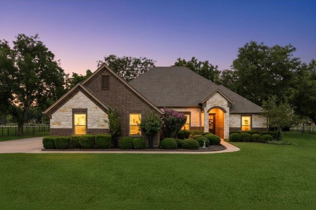 5707 Medinah Drive, Granbury, TX 76049