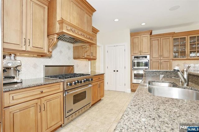 285 E Saddle River Road, Upper Saddle River, NJ 07458